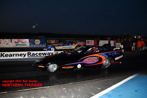 Jeff Cameron - 'Jake's Speed Shop' (near lane) 
vs Chuck Loftin - 'Motivation' (far lane)